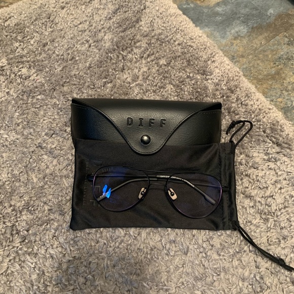 DIFF Blue Light Glasses - Picture 3 of 7